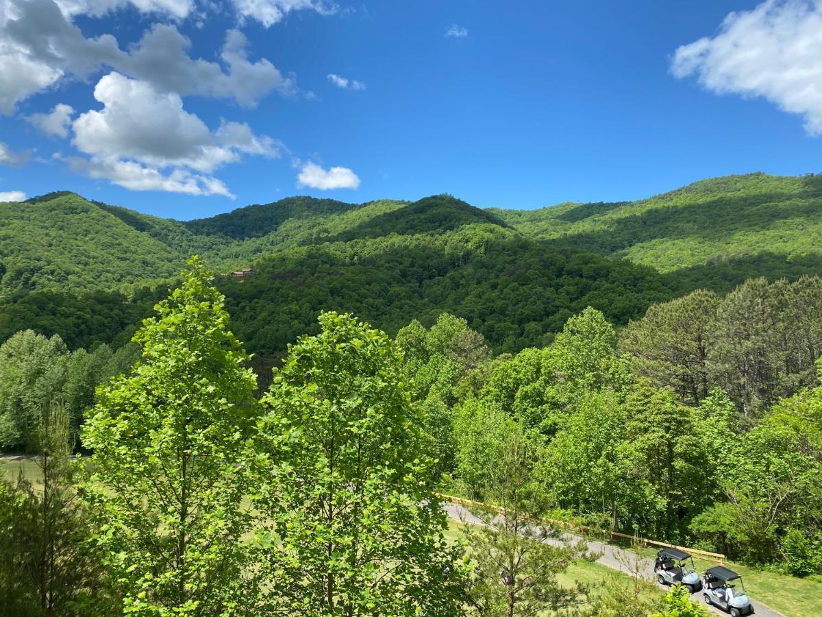 Condo With Stunning Mountain And 6Th Green Views Near Harrahs Cherokee Bryson City Whittier Eksteriør billede