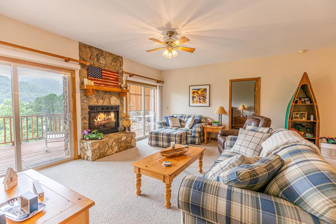 Condo With Stunning Mountain And 6Th Green Views Near Harrahs Cherokee Bryson City Whittier Eksteriør billede